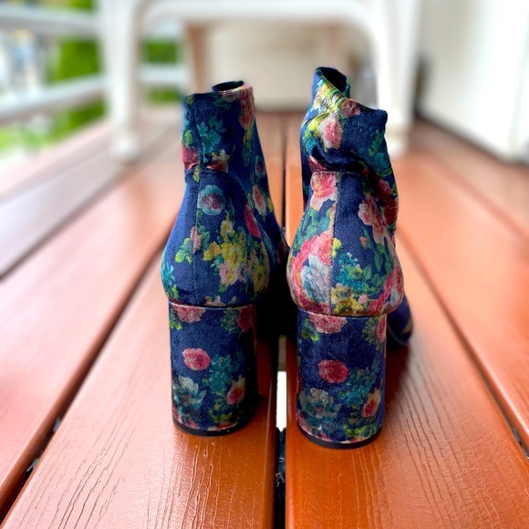Navy floral booties - Picture 7 of 7